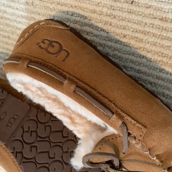 Kids Ugg Moccasins - Picture 3 of 4